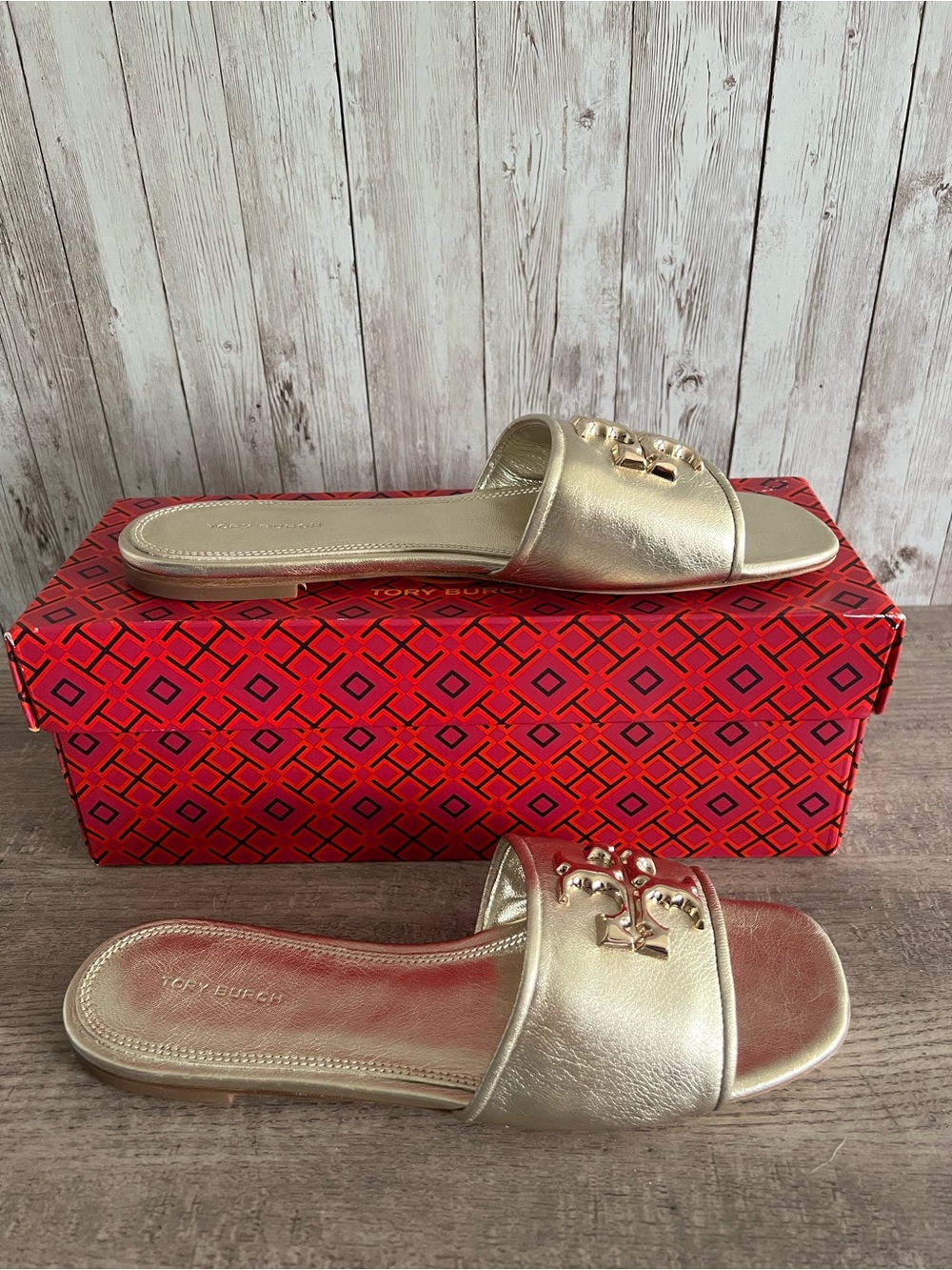 Tory Burch Eleanor Gold Metallic Logo Leather Slide Sandals NEW Size 8.5 - Picture 4 of 10